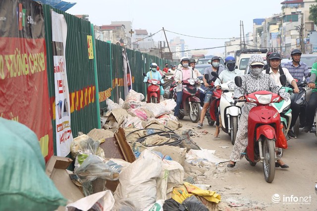 Những hình ảnh xấu xí của người dân vi phạm giao thông ở Hà Nội - Ảnh 7.