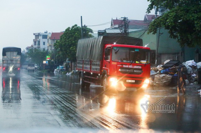 Xe tải lật chết 5 người ở Hải Dương, Trung tá CSGT nói lý do tài xế giật mình - Ảnh 14.