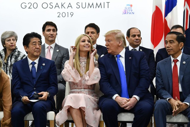 Lời thú nhận gây shock của Ivanka Trump đằng sau vẻ hào nhoáng thường thấy: Cuộc sống như nhà tù, cô đơn đến mức dễ tổn thương - Ảnh 1.