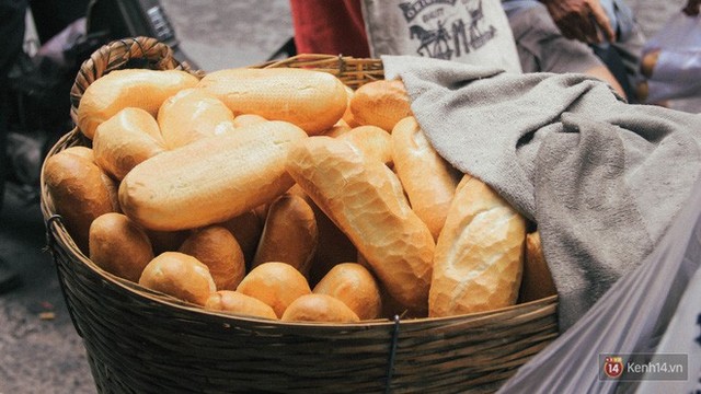 8 cột mốc biến bánh mì Việt từ món ăn vay mượn thành chiếc bánh mì ngon nhất thế giới - Ảnh 3.