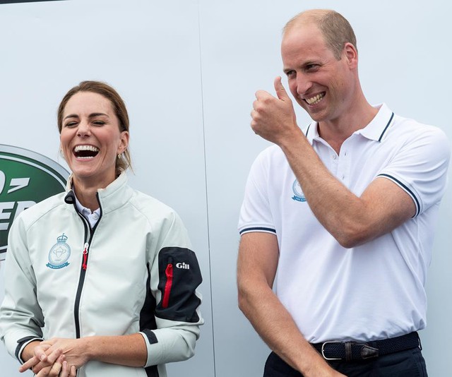 Sự thật đằng sau khoảnh khắc Công nương Kate ôm mặt xấu hổ, Hoàng tử William đứng bên cạnh không thể nhịn cười - Ảnh 3.