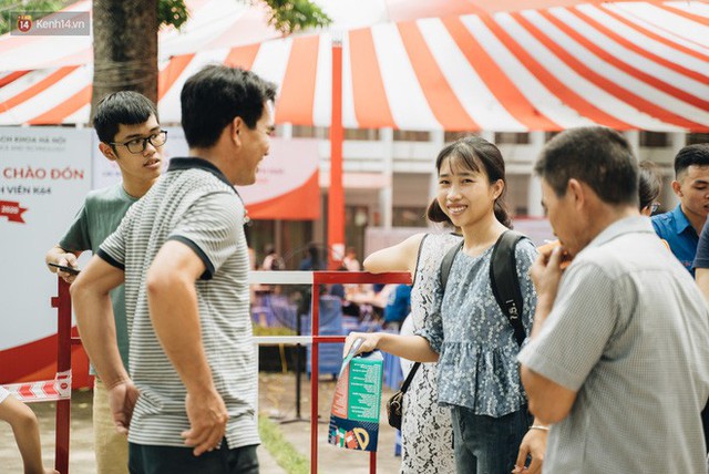 Trăn trở của phụ huynh “già” có con vừa đỗ Đại học: Lúc con ra trường bố mẹ đã 70 tuổi, con phải cố gắng vì bố mẹ không thể theo con suốt cuộc đời - Ảnh 9.