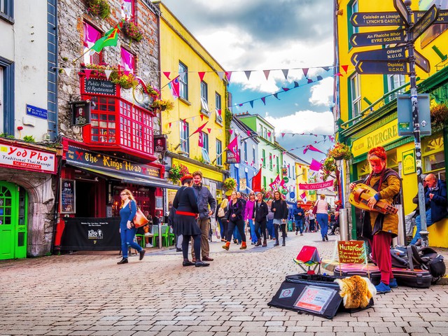 Lối sống craic vui vẻ đến lạ của người Ireland: Không tiêu xài hoang phí, người hành khất hay tỷ phú đều được đối xử công bằng - Ảnh 3.