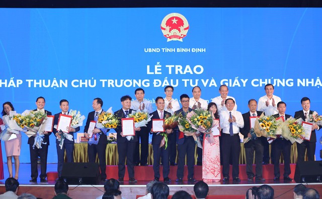  Bình Định trao Giấy chứng nhận đăng ký đầu tư cho 15 dự án với tổng số vốn trên 36.000 tỷ đồng  - Ảnh 2.