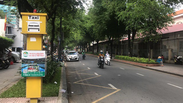 Cận cảnh những điểm đón taxi hoang phế ở Sài Gòn - Ảnh 8.