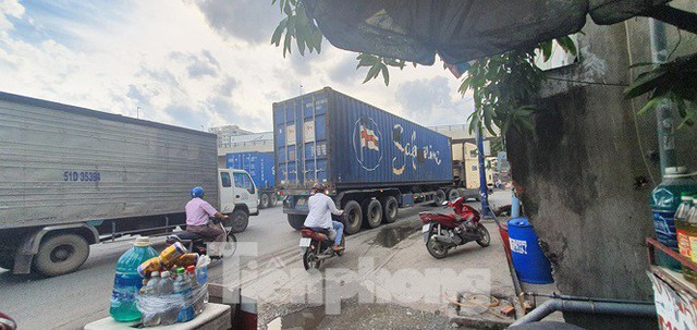 Ớn lạnh hung thần container tung hoành trên đường phố Sài Gòn - Ảnh 6.