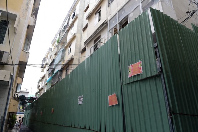 Cận cảnh chung cư nghiêng ở Sài Gòn bị đề nghị tháo dỡ khẩn cấp - Ảnh 4.