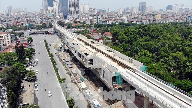 Hình hài đường sắt Nhổn - Ga Hà Nội sau 2 năm chậm tiến độ - Ảnh 8.