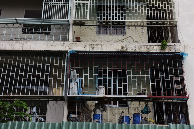 Cận cảnh chung cư nghiêng ở Sài Gòn bị đề nghị tháo dỡ khẩn cấp - Ảnh 9.