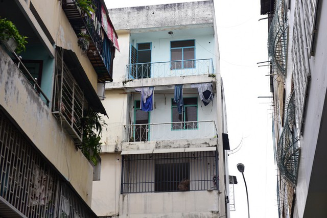 Cận cảnh chung cư nghiêng ở Sài Gòn bị đề nghị tháo dỡ khẩn cấp - Ảnh 10.