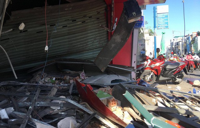 [CLIP] - Hiện trường xe container lao vào nhà dân gần ngã tư Phú Nhuận  - Ảnh 3.