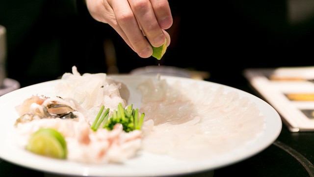 7,5 triệu đồng/100g thịt, ai mà ngờ loại cá vừa xấu xí vừa cực độc này lại đáng giá ở Nhật Bản đến thế - Ảnh 5.