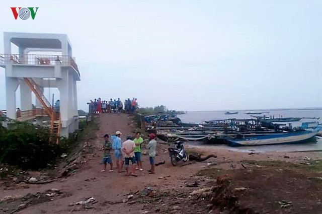 Hiện trường sau cơn thủy triều khủng khiếp tại Cà Mau - Ảnh 6.