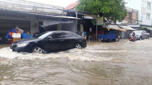 Ảnh: Phú Quốc ngập nặng sau 3 ngày mưa lớn - Ảnh 1.