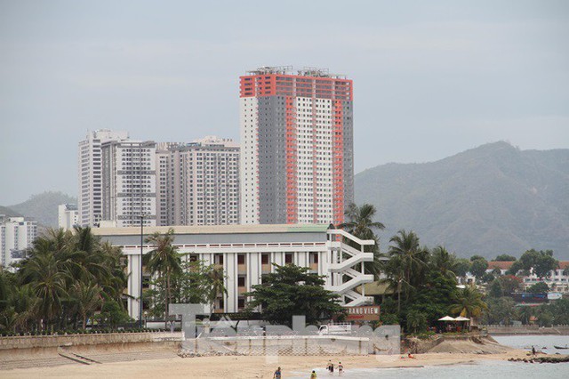 Cao ốc, khách sạn chọc trời đua nhau che mặt biển Nha Trang - Ảnh 3.