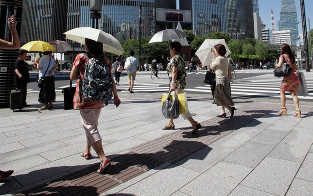 Nắng nóng nghiêm trọng tại Nhật Bản khiến gần 60 người tử vong - Ảnh 1.