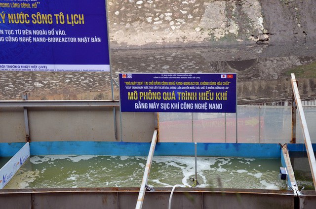  Cận cảnh chuyên gia Nhật Bản tắm nước sông Tô Lịch - Ảnh 6.