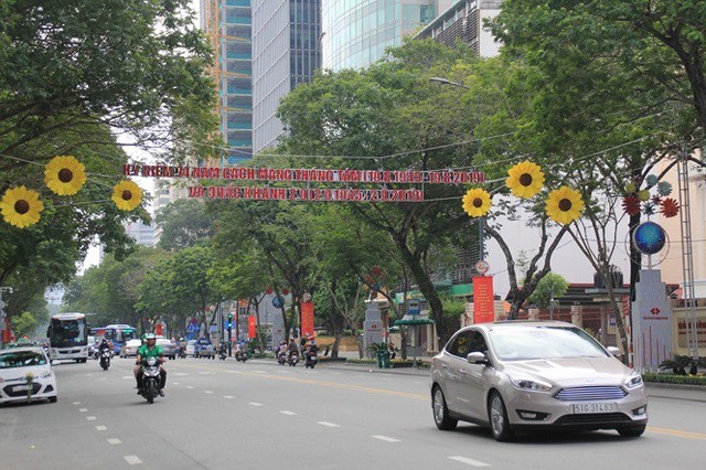 Phố phường Sài Gòn thanh bình dịp nghỉ lễ Quốc khánh 2/9 - Ảnh 2.