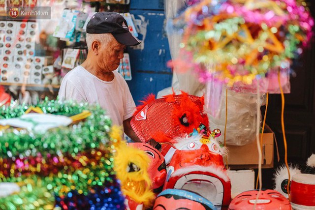 Tiểu thương chợ Trung thu truyền thống Hà Nội đồng loạt treo biển Không chụp ảnh, hãy là người có văn hoá! - Ảnh 10.