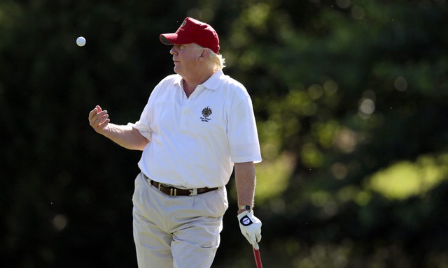 Đặt lên bàn cân 2 vị Tổng thống nổi tiếng mê golf nhất Nhà Trắng: Người tự học, người bị chỉ trích dữ dội - Ảnh 5.