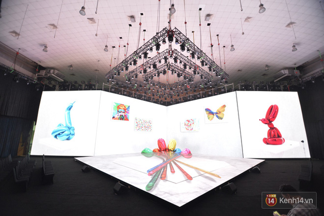 Lộ ảnh sân khấu ra mắt MXH Lotus trước giờ G: Màn hình khủng mãn nhãn, công nghệ hiệu ứng 3D hoành tráng - Ảnh 13.