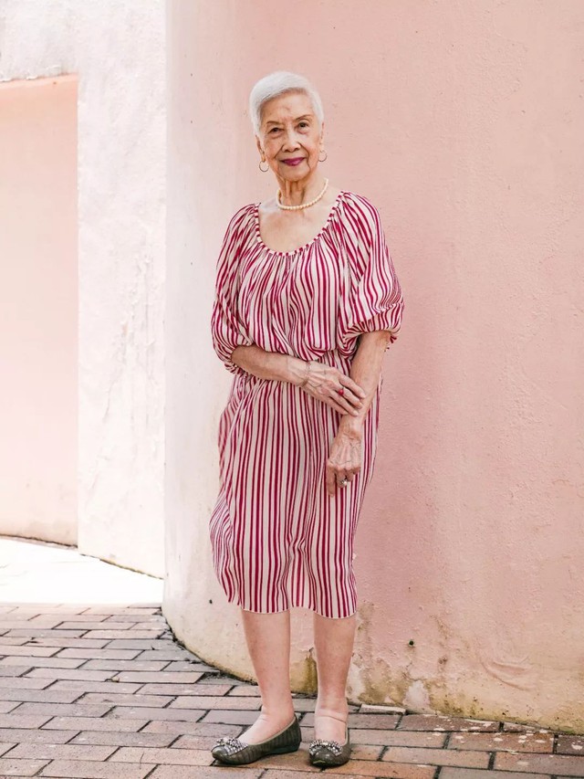 “Bà ngoại gân nhất Hong Kong: 96 tuổi trở thành người mẫu nổi tiếng được nhiều thương hiệu săn đón và cách sống “hãy là chính mình” đáng học hỏi - Ảnh 18.