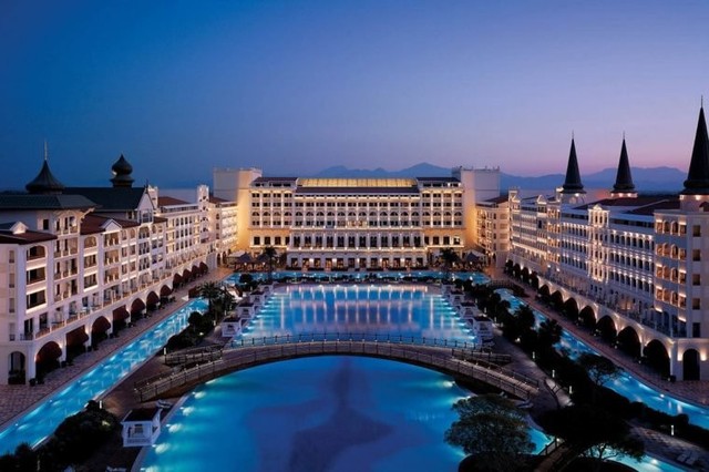 Khám phá những khách sạn và resort sang trọng nhất thế giới - Ảnh 2.