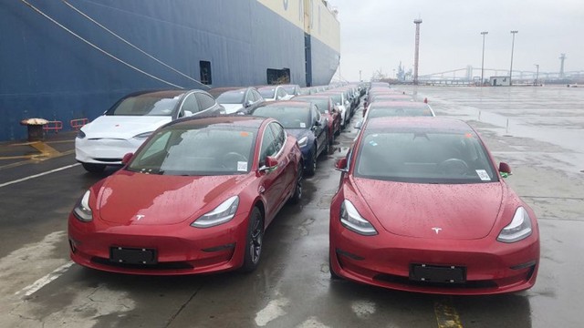 Trung Quốc miễn trừ 10% thuế mua hàng cho xe điện Tesla - Ảnh 1.