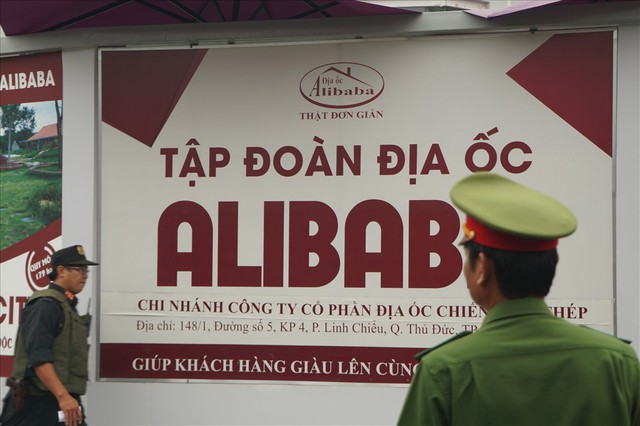 Đến lượt công ty con của địa ốc Alibaba bị khám xét - Ảnh 3.