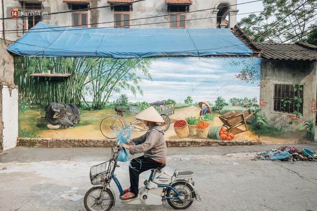 7 sinh viên biến làng trồng rau củ thành làng bích họa đầu tiên của Hà Nội - Ảnh 2.