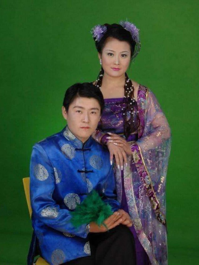 Chủ tịch đóng giả dân thường đi cua gái và đám cưới không thể tin nổi của tỷ phú giàu thứ nhì Trung Quốc - Ảnh 3.