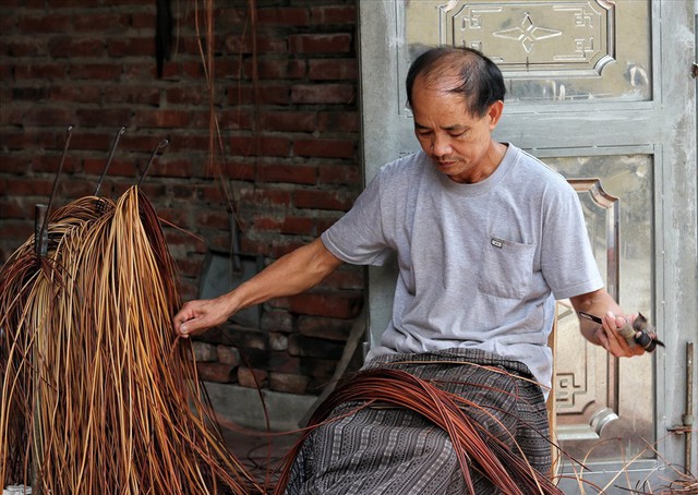 Ghé thăm làng biến cỏ dại thành sản phẩm nổi tiếng hơn 400 năm ở Hà Nội - Ảnh 3.