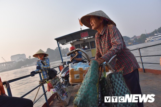 Hình ảnh bến phà huyền thoại nổi tiếng đất Cảng trong ngày cuối cùng hoạt động - Ảnh 5.