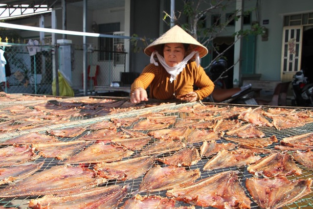 [Photo] Làng khô xứ biển Trần Đề chuẩn bị nguồn hàng phục vụ Tết - Ảnh 3.