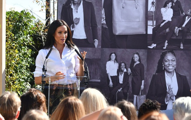  Meghan Markle coi thường gia đình nhà chồng: Rục rịch ký kết các hợp đồng béo bở, bất chấp việc Nữ hoàng Anh chưa đưa ra quyết định cuối cùng  - Ảnh 1.