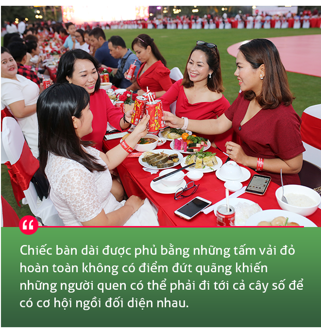 Ăn Tết cùng “người lạ” và thông điệp gắn kết nhân văn đằng sau bàn tiệc dài nhất châu Á - Ảnh 3.