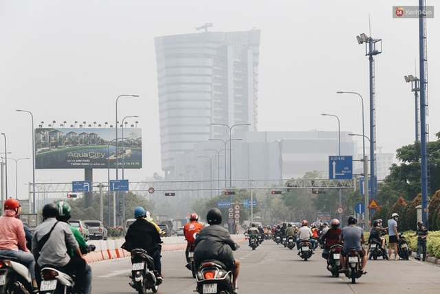  Toà nhà cao nhất Việt Nam mờ ảo trong bụi mù, Sài Gòn tiếp tục bị ô nhiễm nặng những ngày giáp Tết  - Ảnh 13.