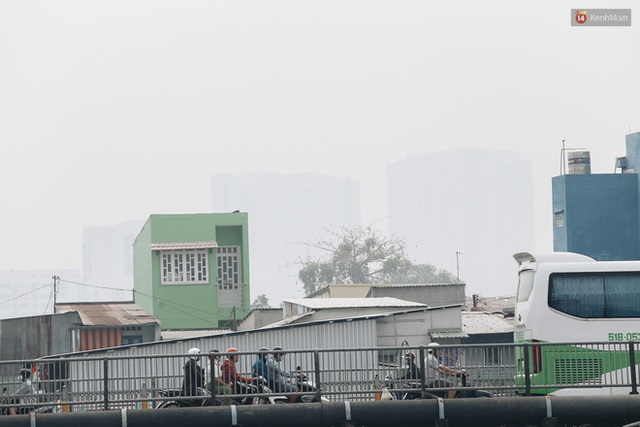  Toà nhà cao nhất Việt Nam mờ ảo trong bụi mù, Sài Gòn tiếp tục bị ô nhiễm nặng những ngày giáp Tết  - Ảnh 14.
