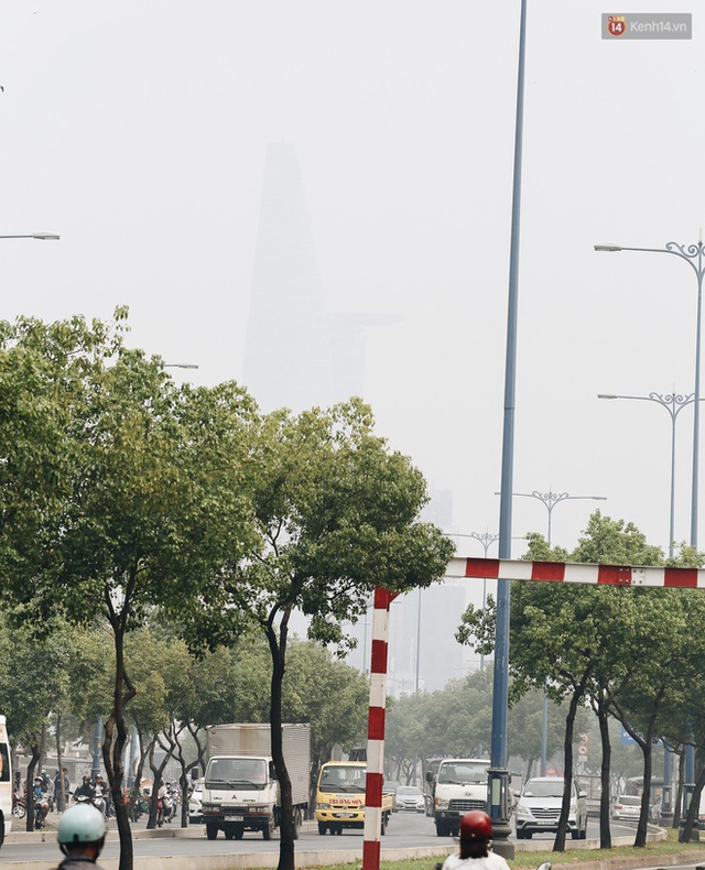  Toà nhà cao nhất Việt Nam mờ ảo trong bụi mù, Sài Gòn tiếp tục bị ô nhiễm nặng những ngày giáp Tết  - Ảnh 8.