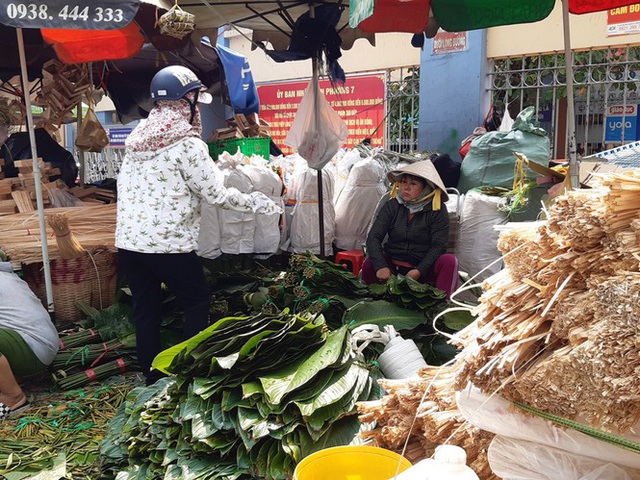 Chợ lá dong nửa thế kỷ ở Sài Gòn ế ẩm do heo tăng giá - Ảnh 16.