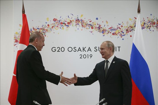  Ngả mũ trước Tổng thống Putin  - Ảnh 3.