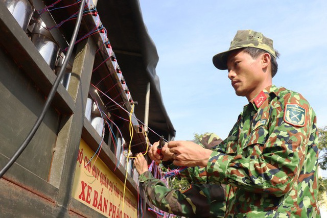 Tận mục ‘trận địa pháo hoa tại di tích Cầu Ngói Thanh Toàn - Ảnh 11.