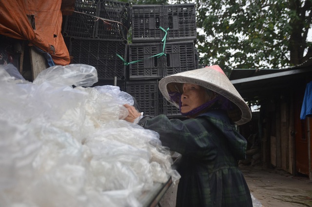  Tâm sự đầy xót xa của những phận đời sống cô độc, không được đón tết giữa lòng Thủ đô Hà Nội  - Ảnh 5.