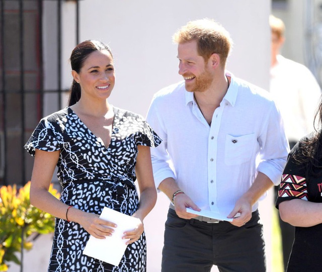 Vợ chồng Meghan Markle đã có động thái “kiếm tiền” đầu tiên sau khi ra riêng khiến nhiều người bất ngờ khi không như mong đợi - Ảnh 2.