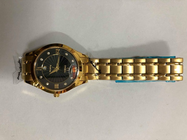 Tịch thu hơn 5.000 đồng hồ đeo tay mang nhãn hiệu Chanel, Rolex, Gucci,... để xác minh nguồn gốc - Ảnh 2.