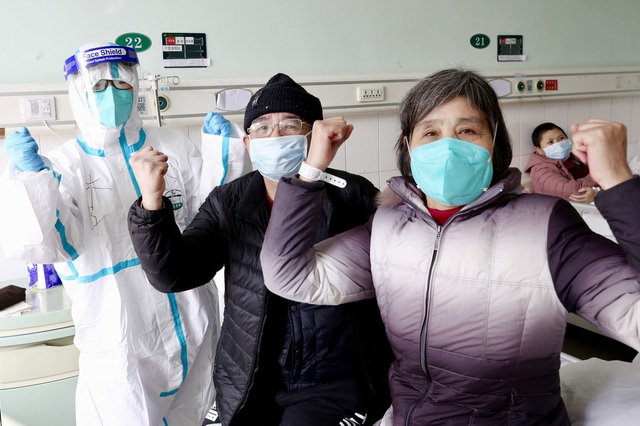 Nhà dịch tễ học nổi tiếng Trung Quốc tìm ra phương pháp 4 chiến đấu - 2 cân bằng, điều trị hiệu quả cho bệnh nhân nguy kịch vì coronavirus - Ảnh 1.