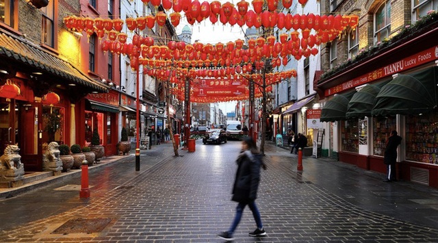 Đâu chỉ có Trung Quốc, cộng đồng người Hoa ở Anh cũng chật vật trước dịch viêm phổi Vũ Hán bùng phát: Đường phố vắng hoe và bị xa lánh - Ảnh 11.
