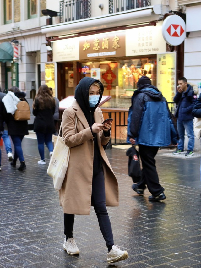 Đâu chỉ có Trung Quốc, cộng đồng người Hoa ở Anh cũng chật vật trước dịch viêm phổi Vũ Hán bùng phát: Đường phố vắng hoe và bị xa lánh - Ảnh 8.