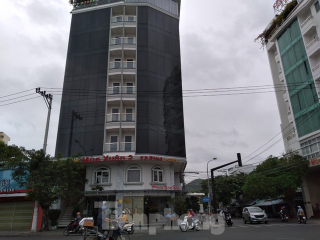 Khách sạn, nhà hàng Nha Trang ế ẩm vì vắng khách du lịch - Ảnh 3.