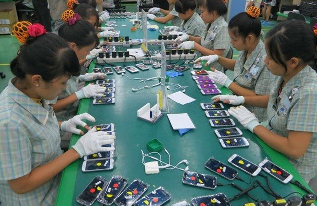 Báo Nhật viết gì về việc gián đoạn chuỗi cung ứng smartphone và hành động của Samsung tại Việt Nam? - Ảnh 3.